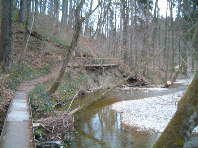 Wanderweg mit Br&uuml;cken